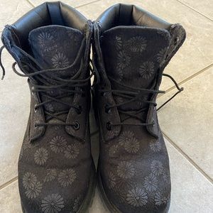 Timberland CLASSIC YOUTH Girl Ankle Boot Black Textile Floral Designed Size 7